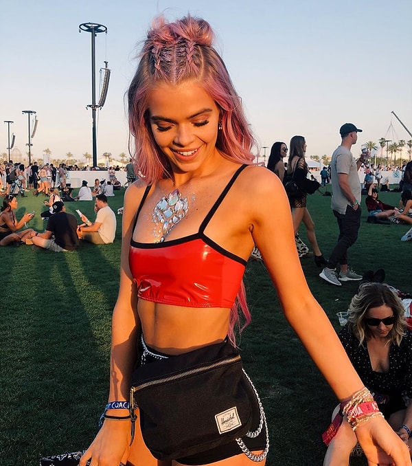 5. Украшаем тело стразами и камнями!