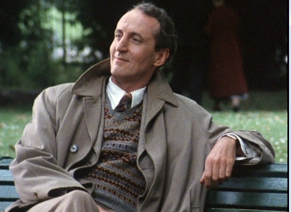 12. И, наконец, помощником какого детектива (в литературном произведении) был Капитан Гастингс?