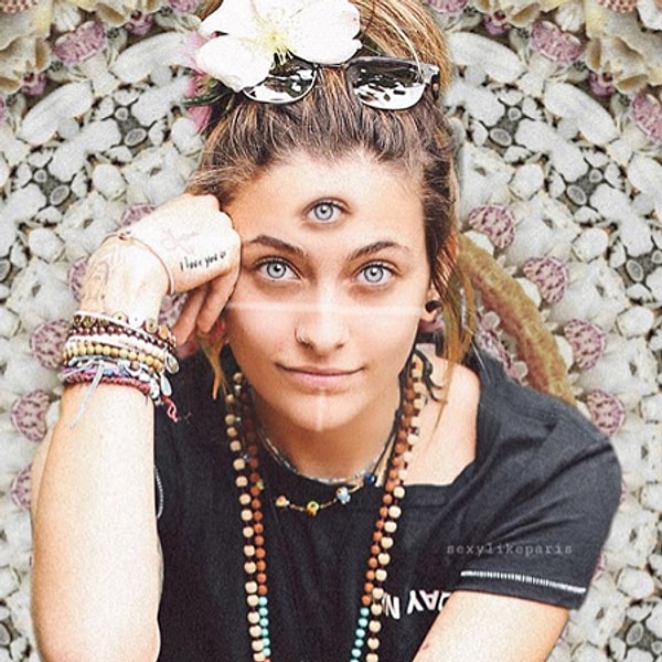 6. В любом случае, пара пока никаких официальных комментариев по поводу своих взаимоотношений не делала.