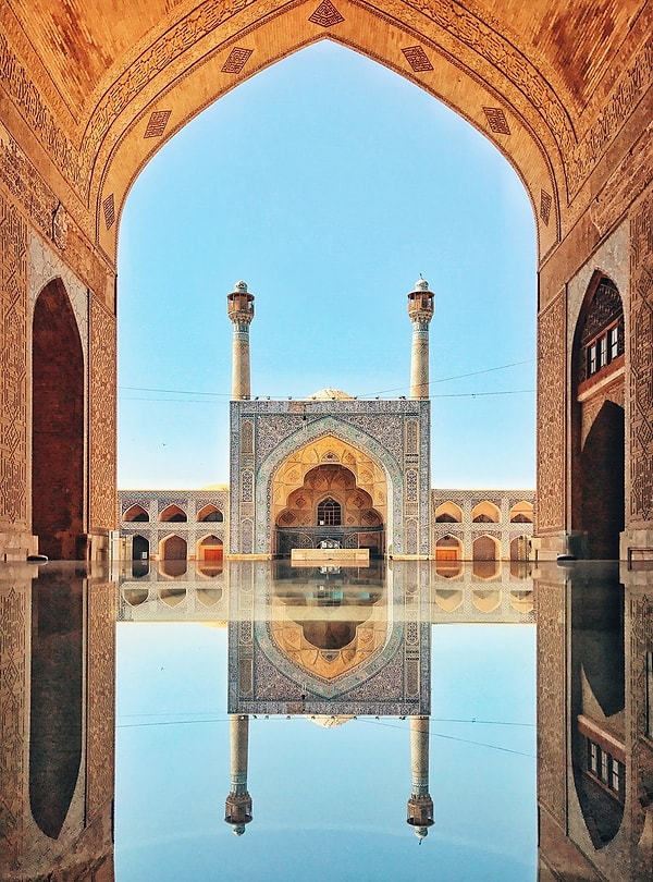 “Jameh Mosque of Isfahan” («Мечеть Джамех Исфахан»)