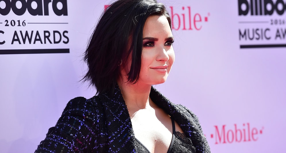 Деми Ловато госпитализирована с передозировкой героином после 6 лет воздержания от наркотиков