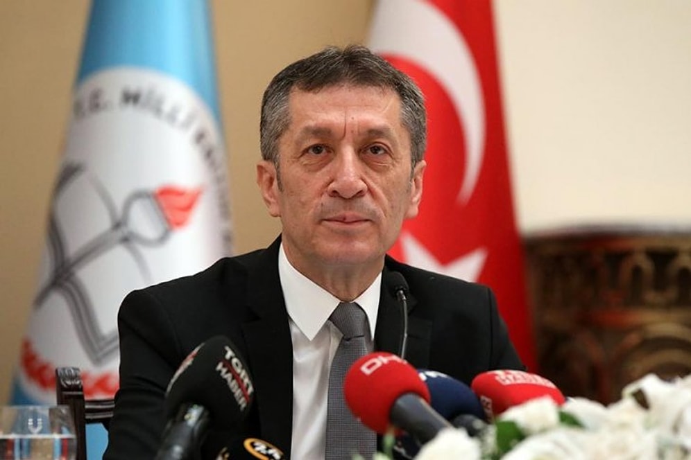 Ziya Selçuk'tan Etik Davranış: Bakan Olduğu Gün Kurucusu Olduğu Okuldaki Hisselerini Devretti