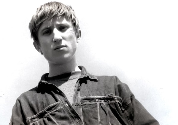 7. Какая дорога, согласно песне "Михея и Джуманджи", ждет ночью у порога?