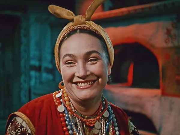 5. Кем приходилась Солоха кузнецу Вакуле из повести "Ночь перед Рождеством"?