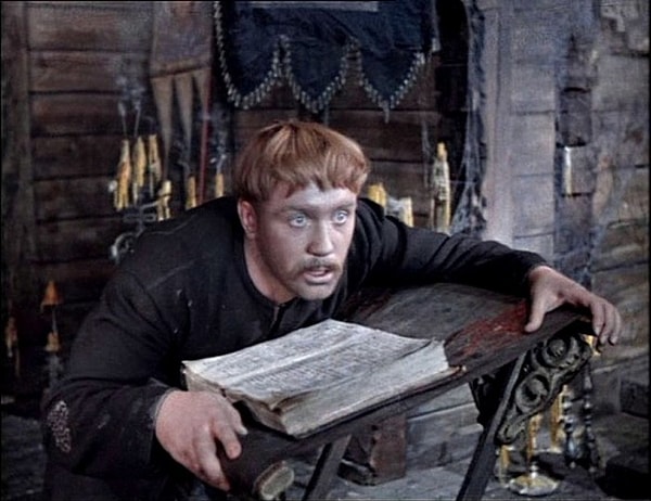 7. Как звали главного персонажа повести "Вий", погибшего от рук нечистой силы?