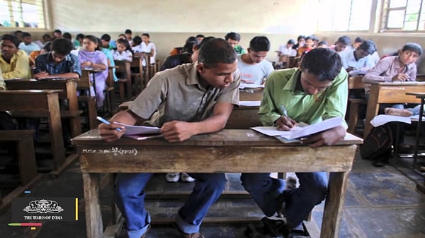 Поэтому многие школьники привыкли списывать, не пытаясь разобраться в заданиях.