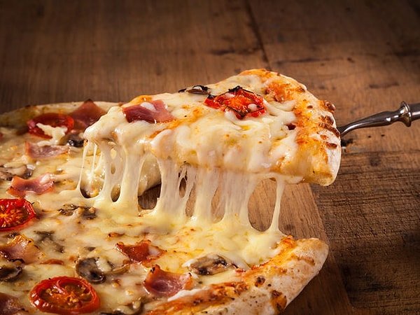 10. Опишите, как вы обычно едите пиццу!