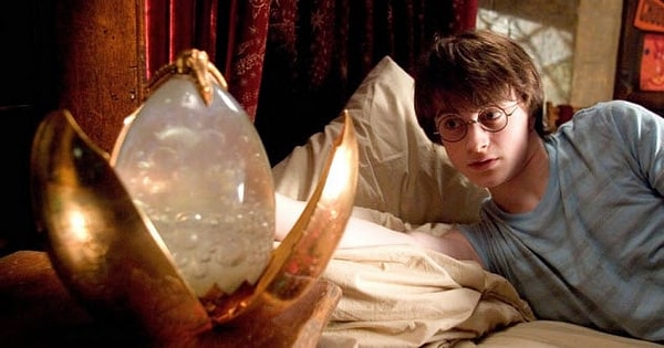 10. Руперт Гринт - драконье яйцо из "Гарри Поттера"