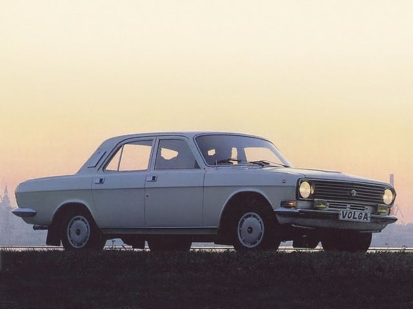 4. Средняя официальная зарплата за месяц в 1970 году равнялась примерно 130 рублям. А сколько тогда стоила двадцать четвертая «Волга»?