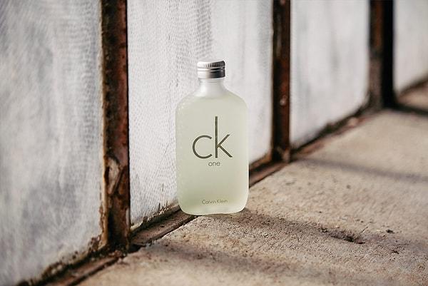 Senin kimliğini yansıtan parfüm, CK One çıktı!