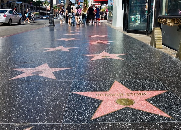 8. Платная "Аллея звезд"