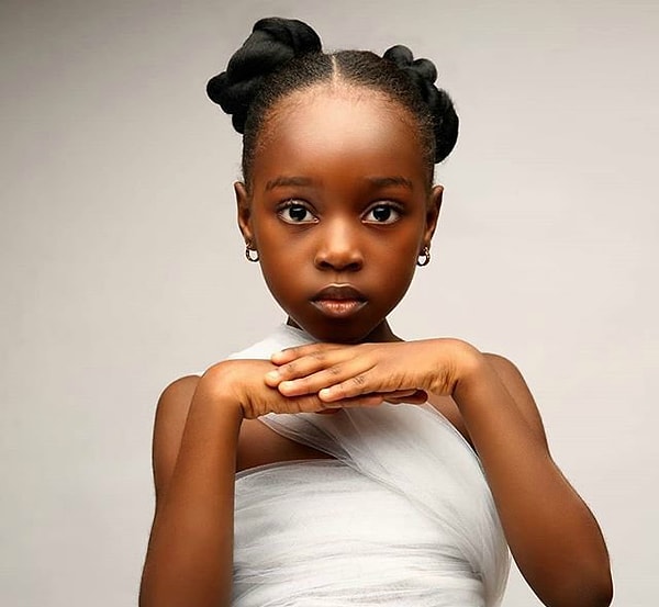 4. Несмотря на то, что девочка неопытна, она держалась уверенно и не боялась камер.