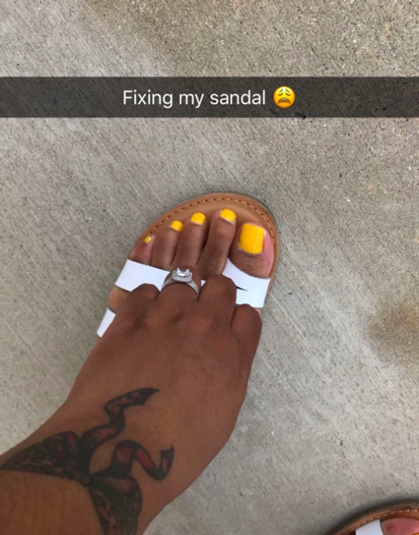 Ей просто жизненно необходимо периодически делать с ним снимки.