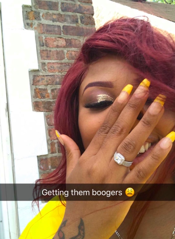 А если вдруг мир сразу же забыл, она напомнит ему об этом еще раз.