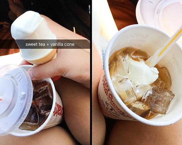 19. Ice tea'nizi daha da lezzetli yapmak için içine bir top vanilyalı dondurma ekleyin.