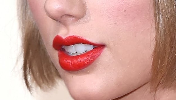 3. Эти алые губы принадлежат...