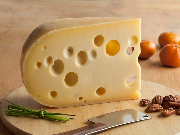 1. Откуда родом сыр Эмменталь?