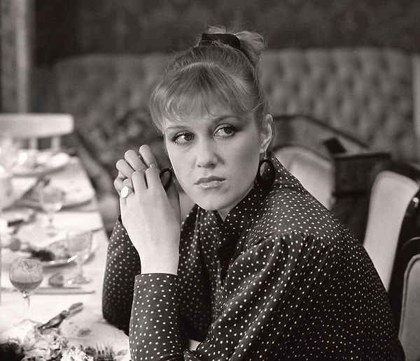 3. Узнаете девушку, которая перед вами?