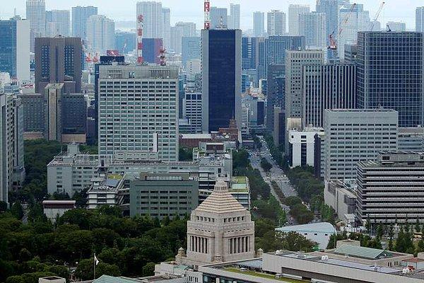 'Japonya'daki binalar 9 şiddetindeki depreme dayandılar'