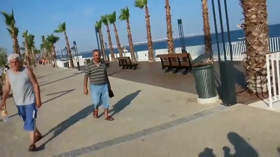 Ay Tutulmasını Hangi Kanalda İzleyeceğiniz Diye Soran Adam