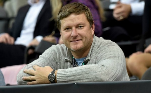 За коллегу поспешил заступиться прославленный теннисист Евгений Кафельников.