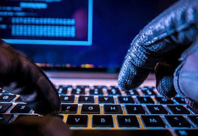 Polise göre, e - posta mesajlar bir kaç önce Adobe ve Dropbox gibi şirketlerdeki sızıntı sonucu elde edilmiş şifreler.