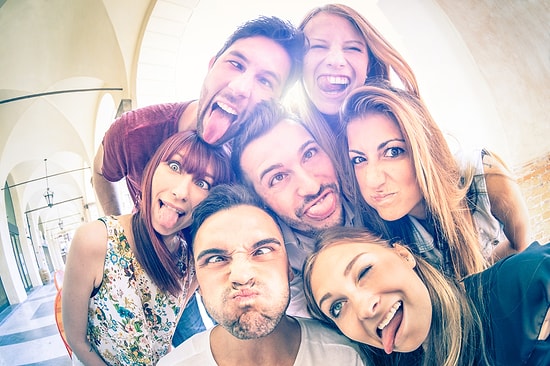 Arkadaşların, Sevgiliden Daha Yüce Bir Mertebede Olması Gerektiğinin 11 Kanıtı