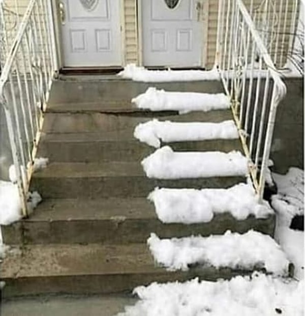 1. Экономный сосед, который не собирается бесплатно чистить от снега вашу часть лестницы. Даже если это займет 5 минут. Еще чего!