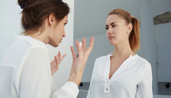 Сильнее всего вас раздражают невоспитанные люди