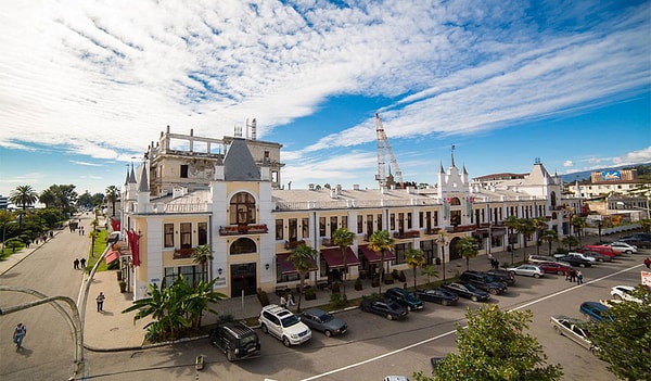 12. Как называются жители города Сухум?