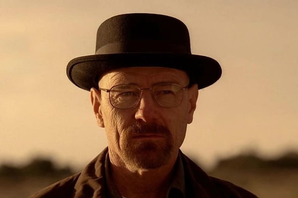 2. Актеры сериала "Во все тяжкие" Брайан Крэнстон и Аарон Пол присвоили себе по шляпе Хайзенберга!