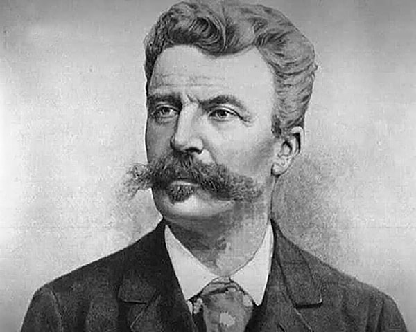 8. Этот известный французский писатель страдал параличом мозга, симптомами которого были суицидальные наклонности, ипохондрия, галлюцинации, бред, буйные припадки. Он дважды неудачно пытался покончить с собой, а впоследствии был помещен в клинику, где в полусознательном состоянии находился до самой смерти.