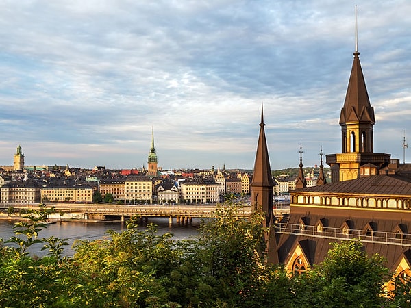 3. Какая из этих стран граничит со Швецией?