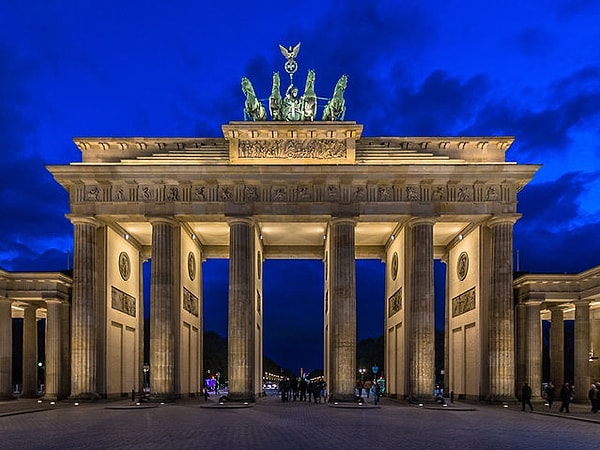 5. С каким количеством стран граничит Германия?