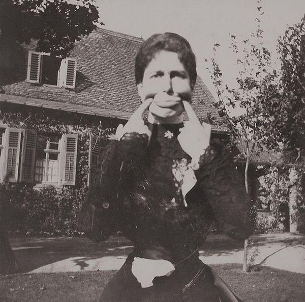 1. Викторианский период обычно ассоциируется с чем-то темным и мрачным.