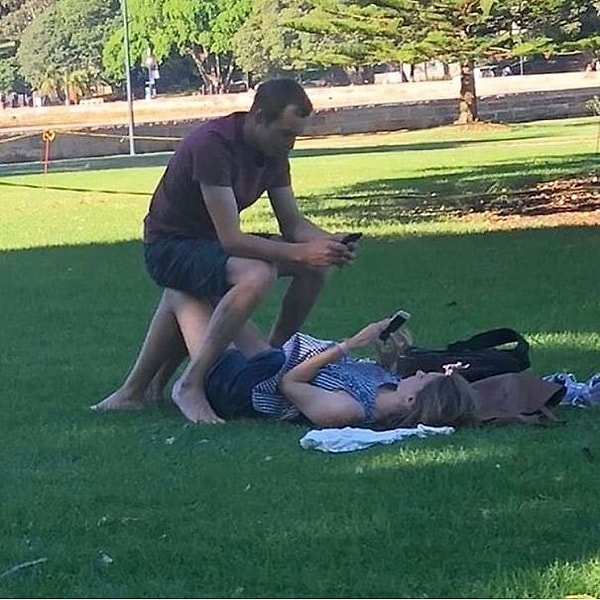 19. Теперь мы знаем, как этот парень выглядит, сидя на толчке