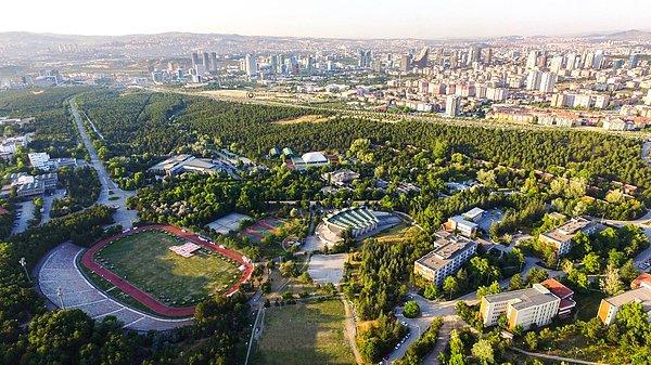 3. Türkiye'nin En Güzel Kampüslerinden Birine Sahip Olması