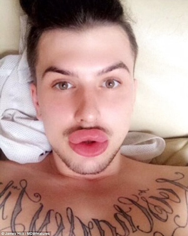 "Пожилые люди смотрят немного удивленно, но мне кажется, что они просто меня не понимают"