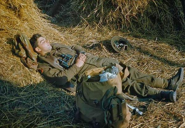 Ordular için uyku her zaman hayati bir mevzuydu. İkinci Dünya Savaşı esnasında askerler uykusuzluktan kendilerini vuracak seviyeye gelince bu konuda ciddi bir çalışma başlatıldı.
