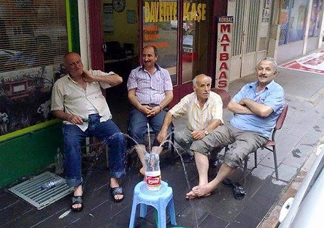 Sıcak yaz günlerinde birebir. Dostlarla serinlemek...