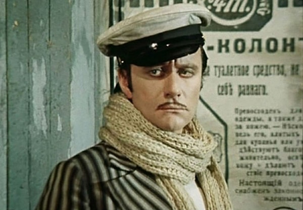 1. Кто стал прототипом Остапа Бендера из романа Ильфа и Петрова "12 стульев"?