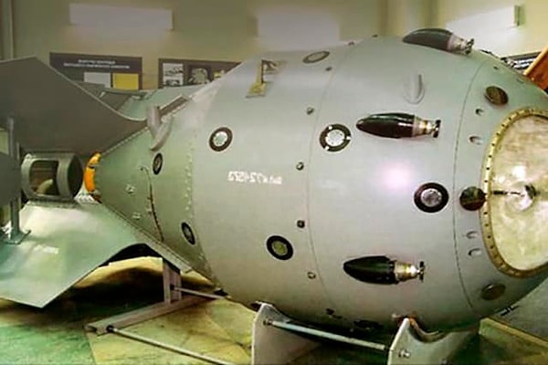 6. Когда в СССР протестировали атомную бомбу?