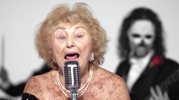 7. «Жизнь — одинокая дорога. Все мои друзья и родственники уже умерли, и никому нет дела до того, что ты хочешь сказать. Людям вообще не нужна правда», — рассказывает Инге.