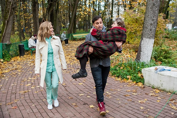 12. И, наконец, из какой недавней комедии этот кадр?