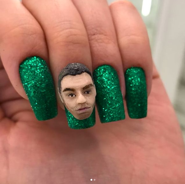 5. В тему прошедшего чемпионата: узнали этого русского футболиста? Подсказка: это вратарь...