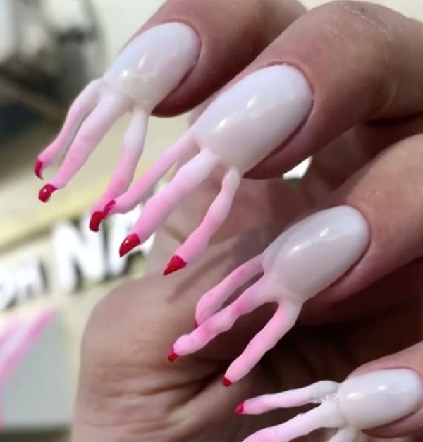 11. Но зачем она вообще нужна, когда можно сделать что-то криповое???