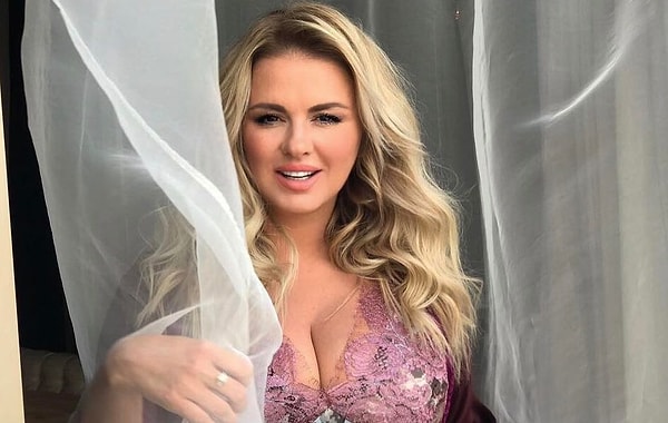 4. Анна Семенович