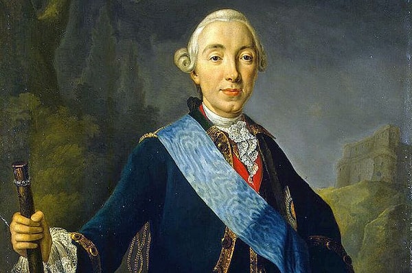 6. Какой император был свергнут с престола собственной женой во время дворцового переворота?