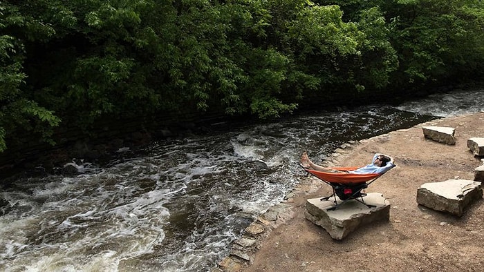 Doğayla İç İçe Vakit Geçirmek İsteyenler İçin Kendi Ayakları Üzerinde Durabilen Hamak: Mock ONE
