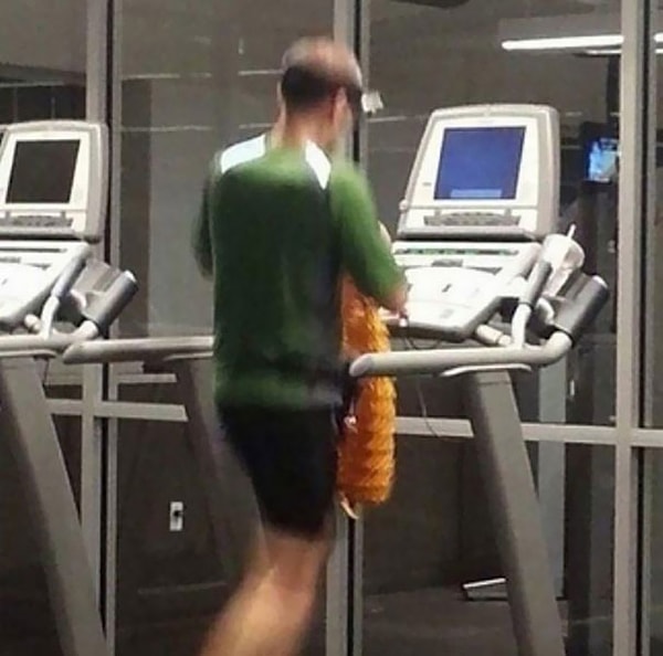 14. Совмещает приятное с полезным